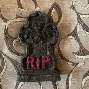 Halloween RIP tombstone 4 inches